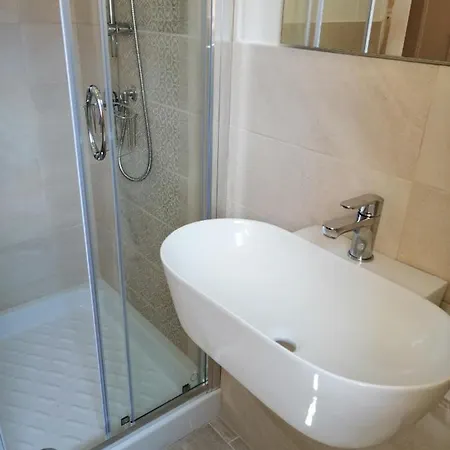 לינה וארוחת בוקר Mare Chiaro-guest House 3*