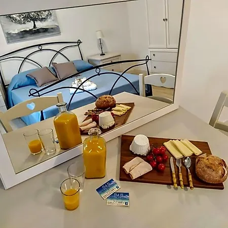 Mare Chiaro-guest House לינה וארוחת בוקר 3*